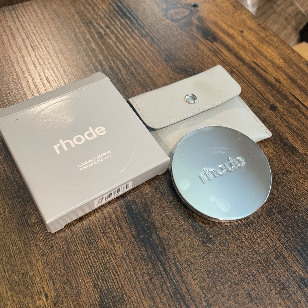 NEW IN BOX Rhode Compact Mirror + Carrying Pouch  Silver